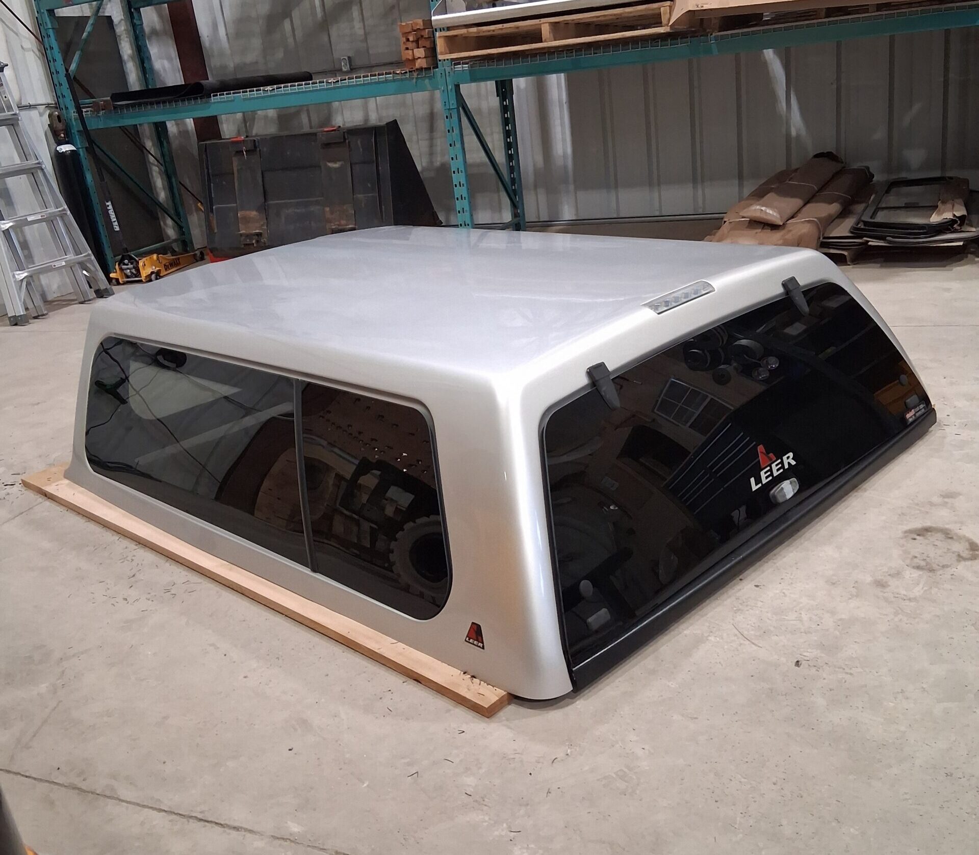 09-14 F150 6’6 Silver Leer 100XL Truck Cap