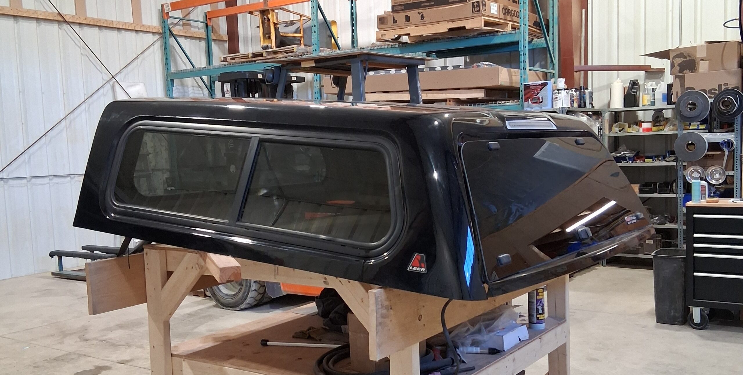 Toyota Tacoma 5’2 218 Attitude Black Leer Truck Cap