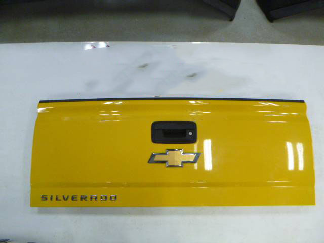 2014 – 2018 Chevrolet Silverado Yellow Tailgate with Sprayliner
