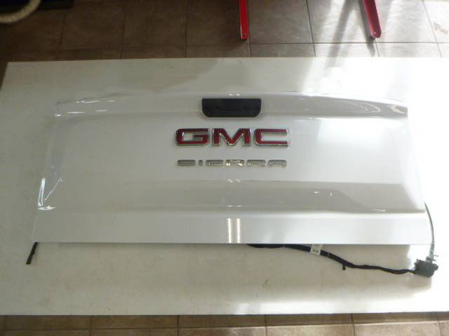 2019 – 2026 GMC Sierra 1500 White Tailgate with Camera and Light