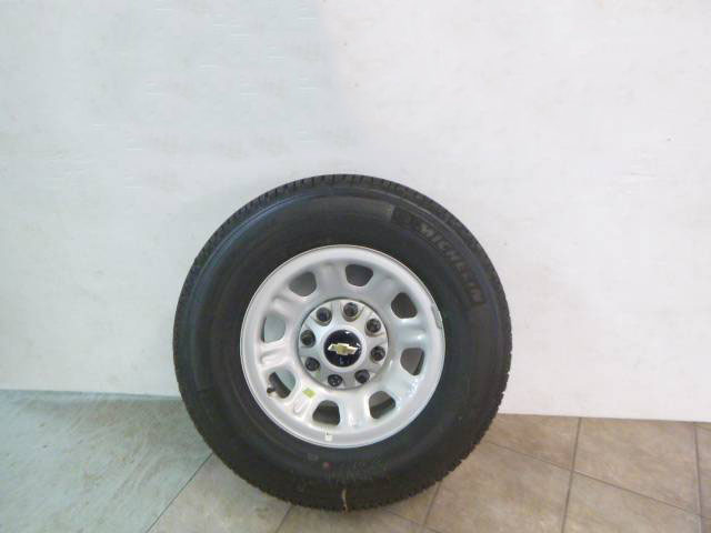 2011 – 2026 Chevrolet Silverado or GMC Sierra HD 18″ Steel Rims and 275/70R18 Michelin LTX A/T2 Tires