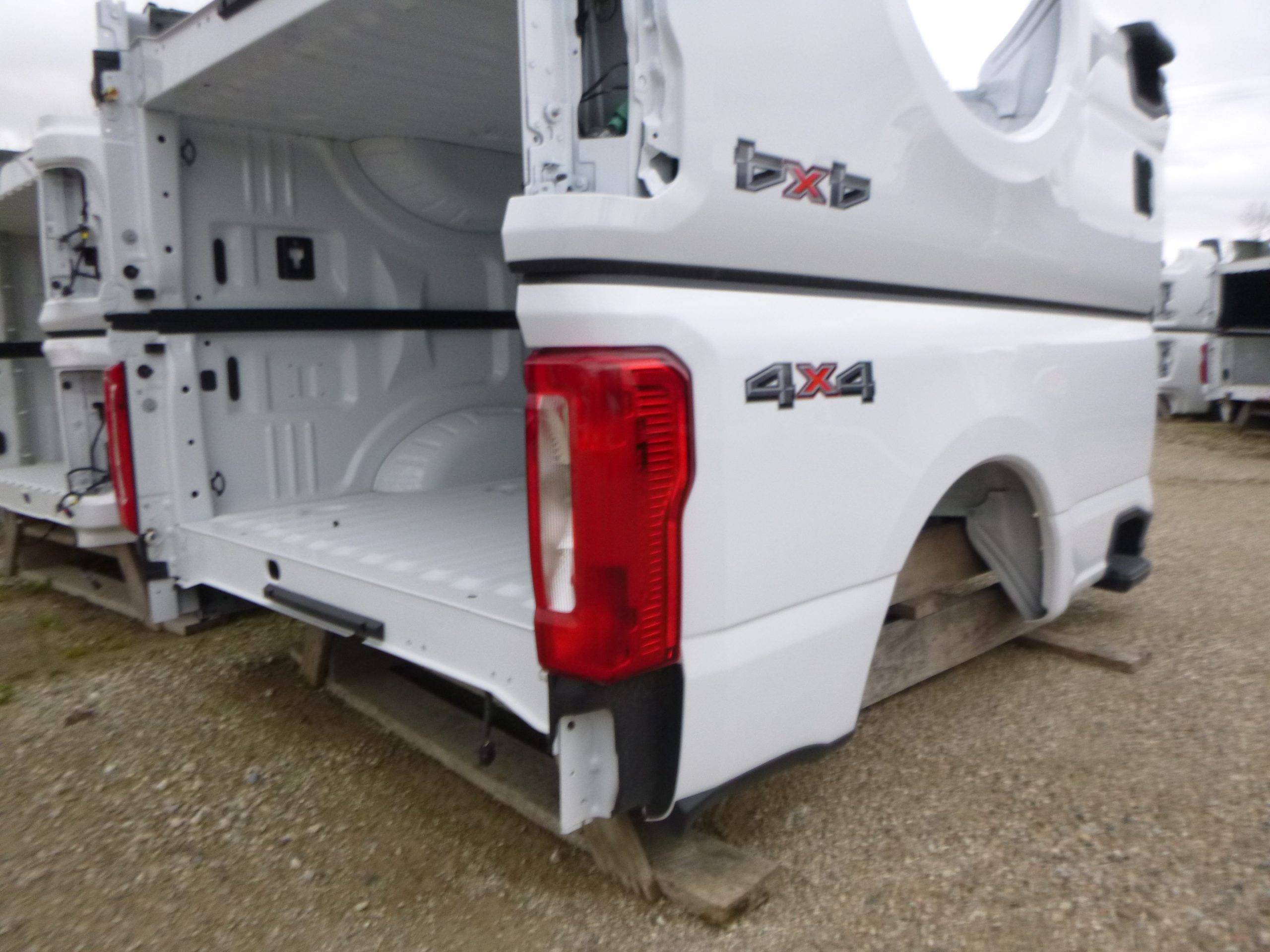 2023 – 2026 Ford Superduty F250/350 SRW 8′ White Take off truck Box