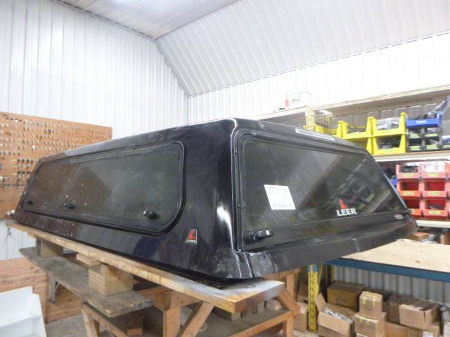 2021 – 2026 Ford F150 8′ UM Agate Black Leer100R Truck Cap