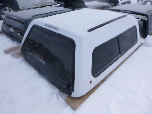 2020 – 2026 Chevrolet Silverado 2500/3500 6’9 GAZ White Leer180 Truck Cap