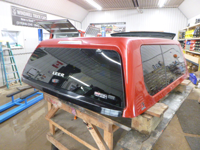 2022 – 2026 Toyota Tundra 5’6 3U5 Supersonic Red Leer100XL Truck Cap