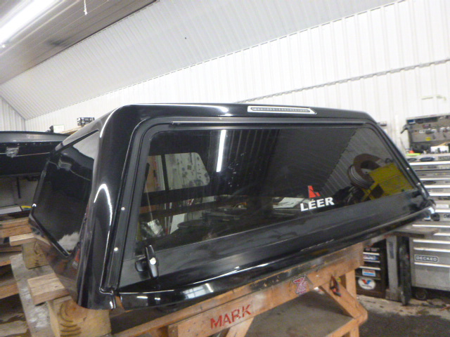 2016 – 2026 Nissan Titan 6’6 G41 Magnetic Black Leer100RCC Truck Cap