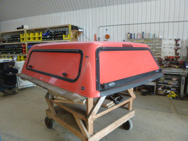 GMC Sierra 5’8 Red Unicover Truck Cap