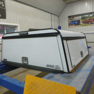 chevrolet-colorado-or-gmc-canyon-52-white-are-contractor-truck-cap-3