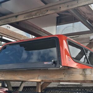 chevrolet-colorado-or-gmc-canyon-52-74-victory-red-leer100r-truck-cap