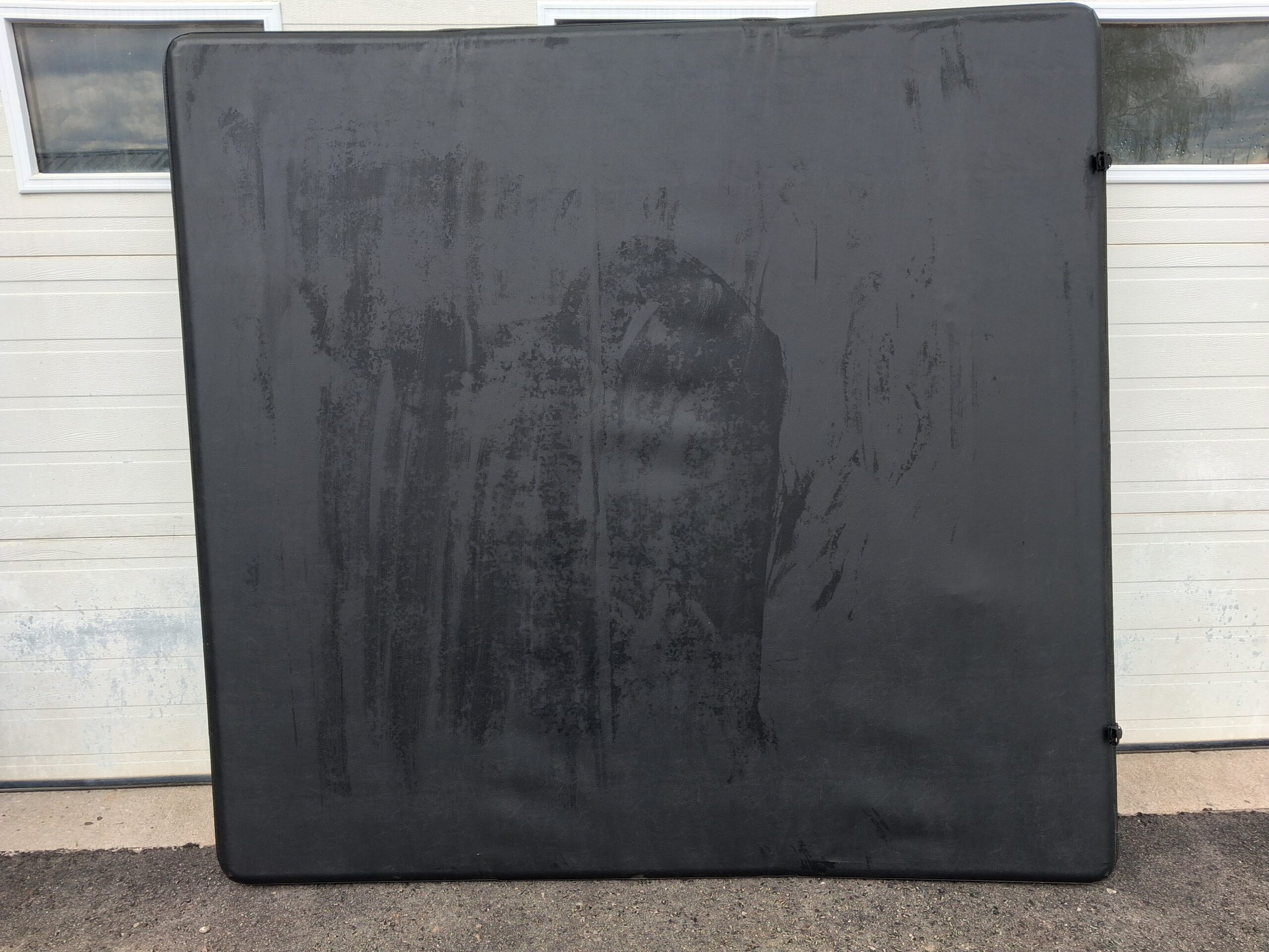 Chevrolet Silverado or GMC Sierra 5’6 Soft Tonneau Cover
