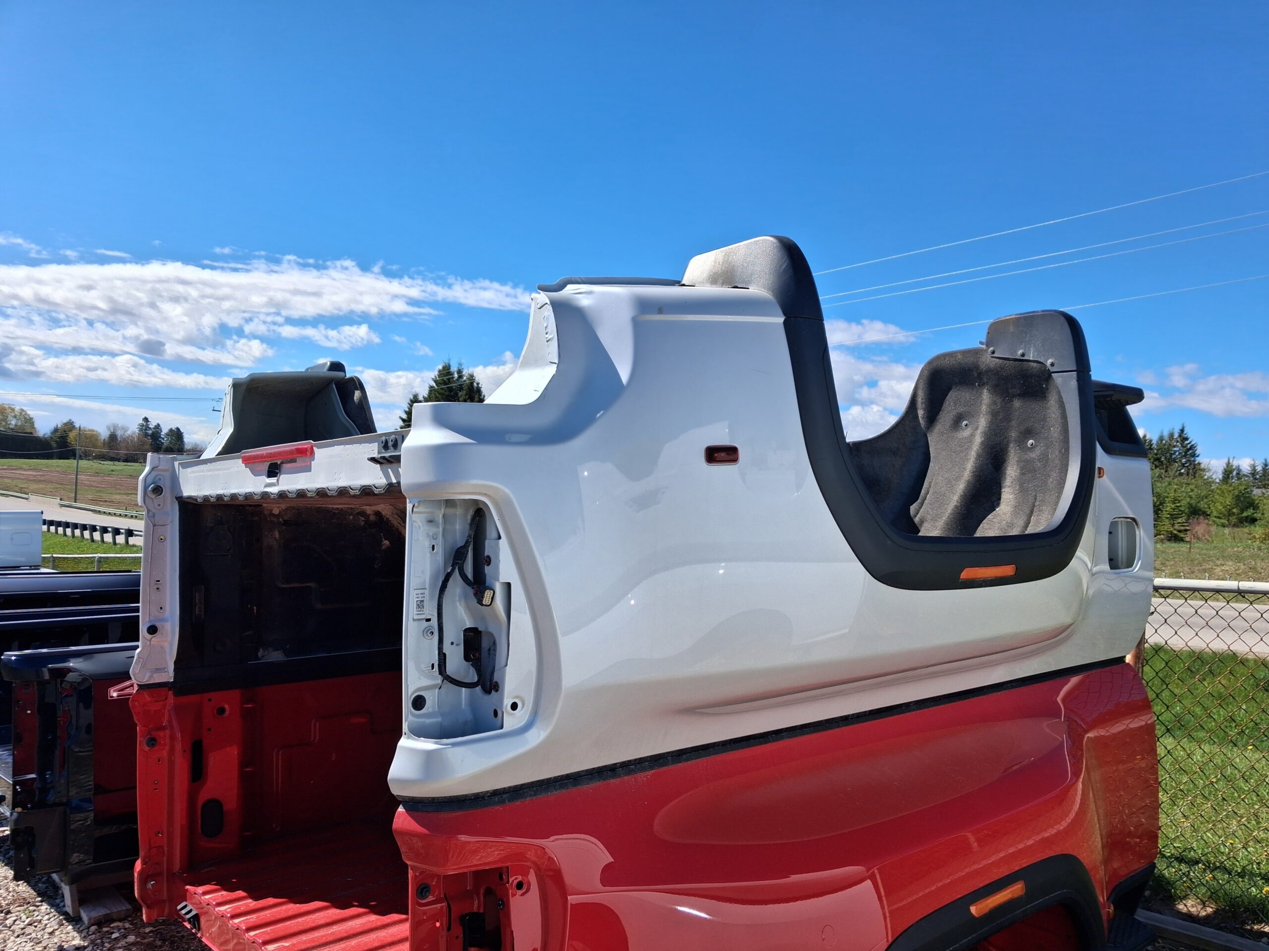 2020 – 2026 GMC Sierra HD 2500/3500 Used 8′ Pearl White Dually Truck Box