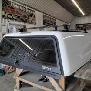toyota-tacoma-62-040-super-white-are-truck-cap