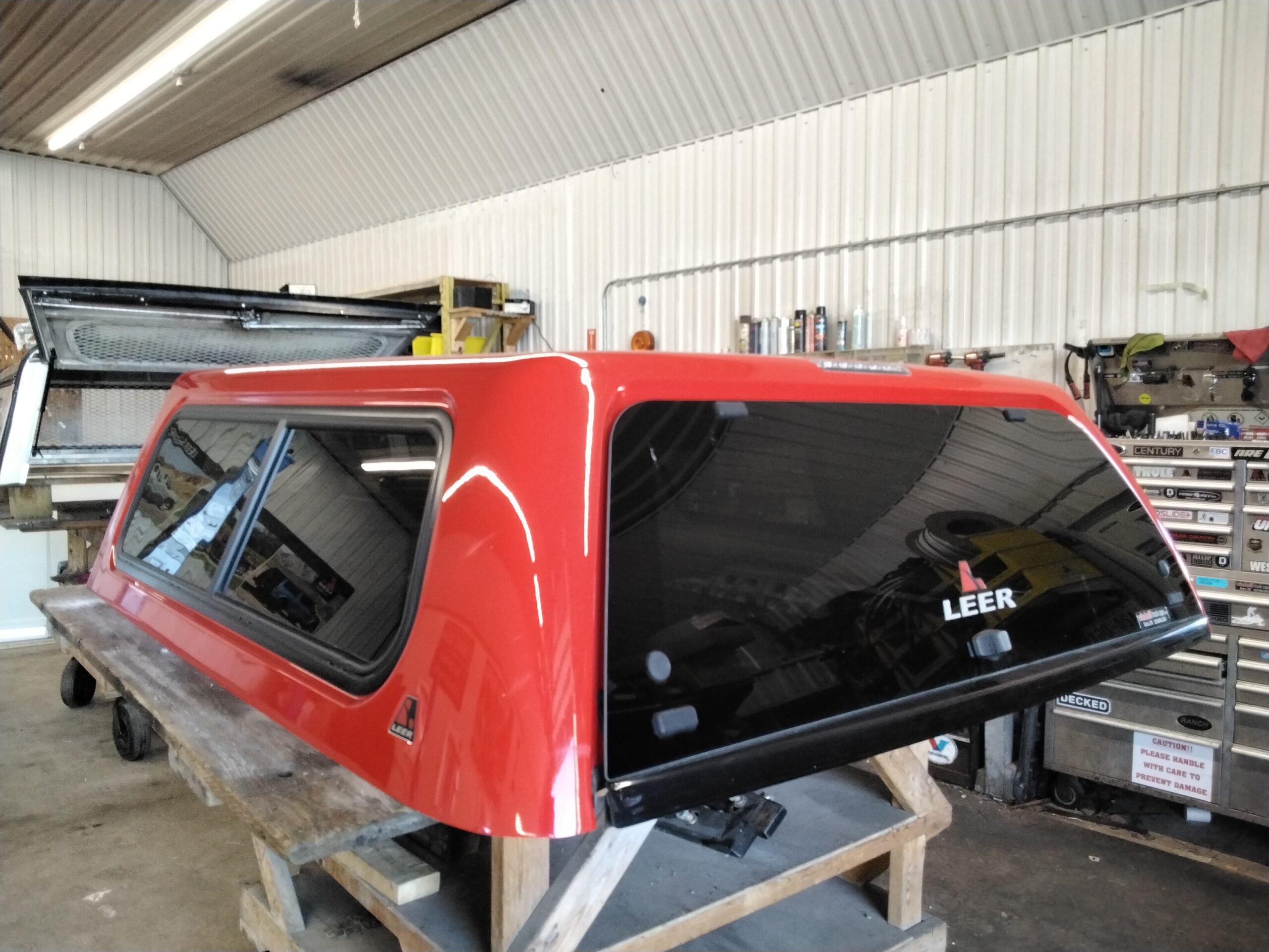 GMC Sierra or Chevrolet Silverado 5’8 G7C Pull Me Over Red Leer100XR Truck Cap