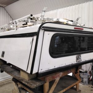 gmc-sierra-or-chevrolet-silverado-66-white-are-contractor-truck-cap-2