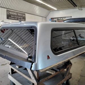 ford-f150-66-js-iconic-silver-leer-legend-truck-cap