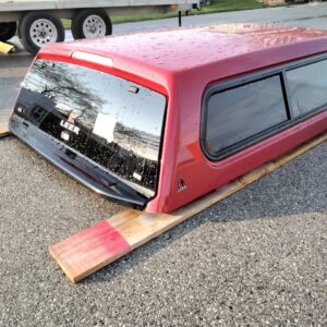 nissan-frontier-62-a20-scarlet-red-leer100xr-truck-cap