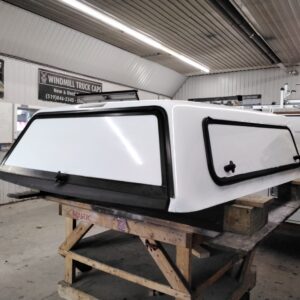 dodge-ram-1500-64-pw7-bright-white-fibrobec-truck-cap