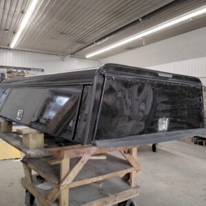 gmc-sierra-or-chevrolet-silverado-1500-8%e2%80%b2-black-are-contractor-truck-cap