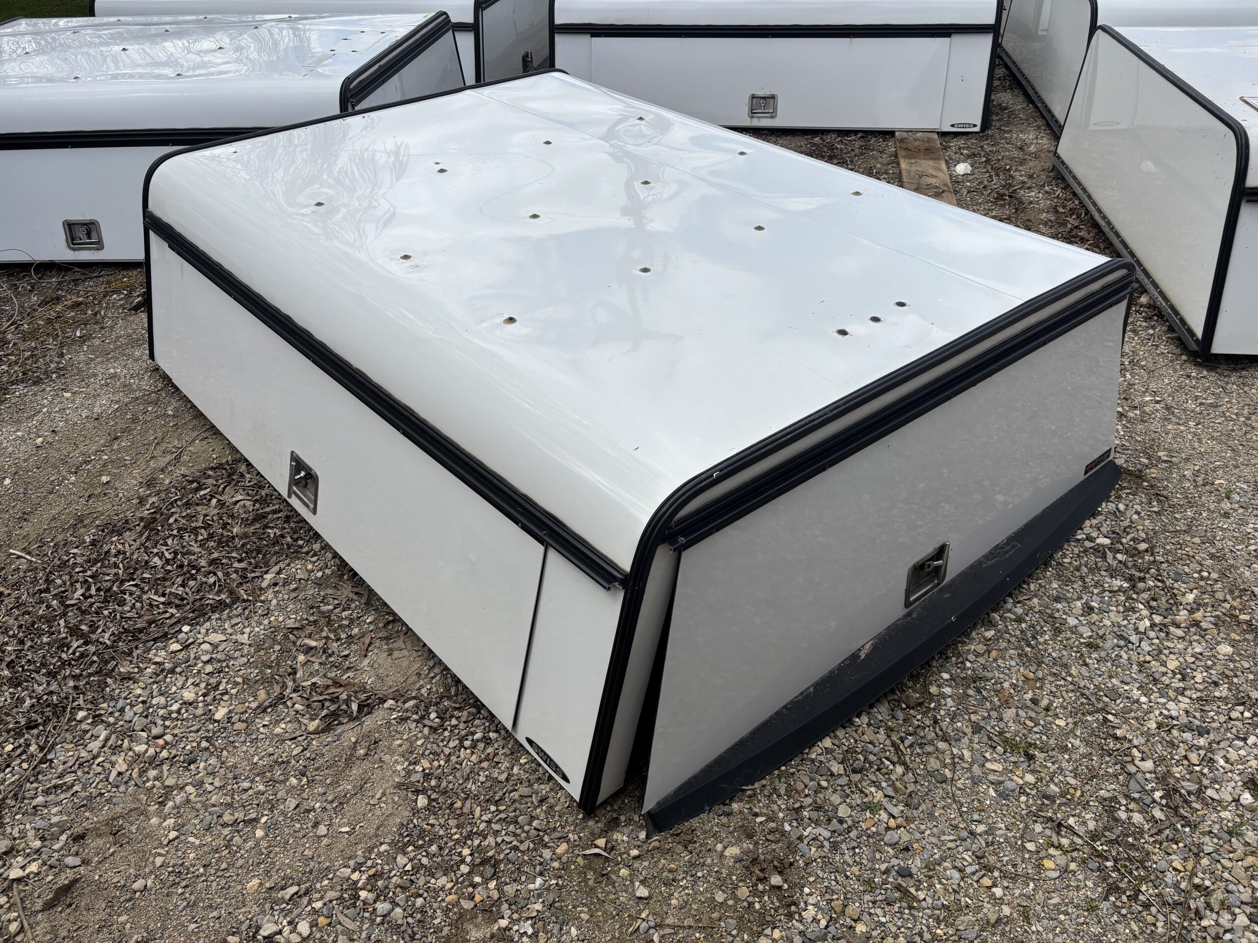 2020 – 2026 Chevrolet Silverado or GMC Sierra HD 2500/3500 6’9 White Swiss Contractor Truck Cap