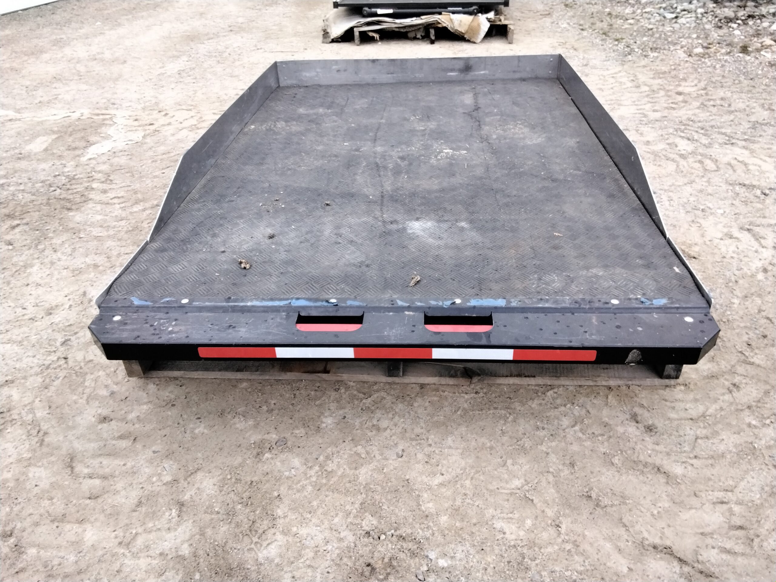 72″ x 48″ 1200lbs Slide