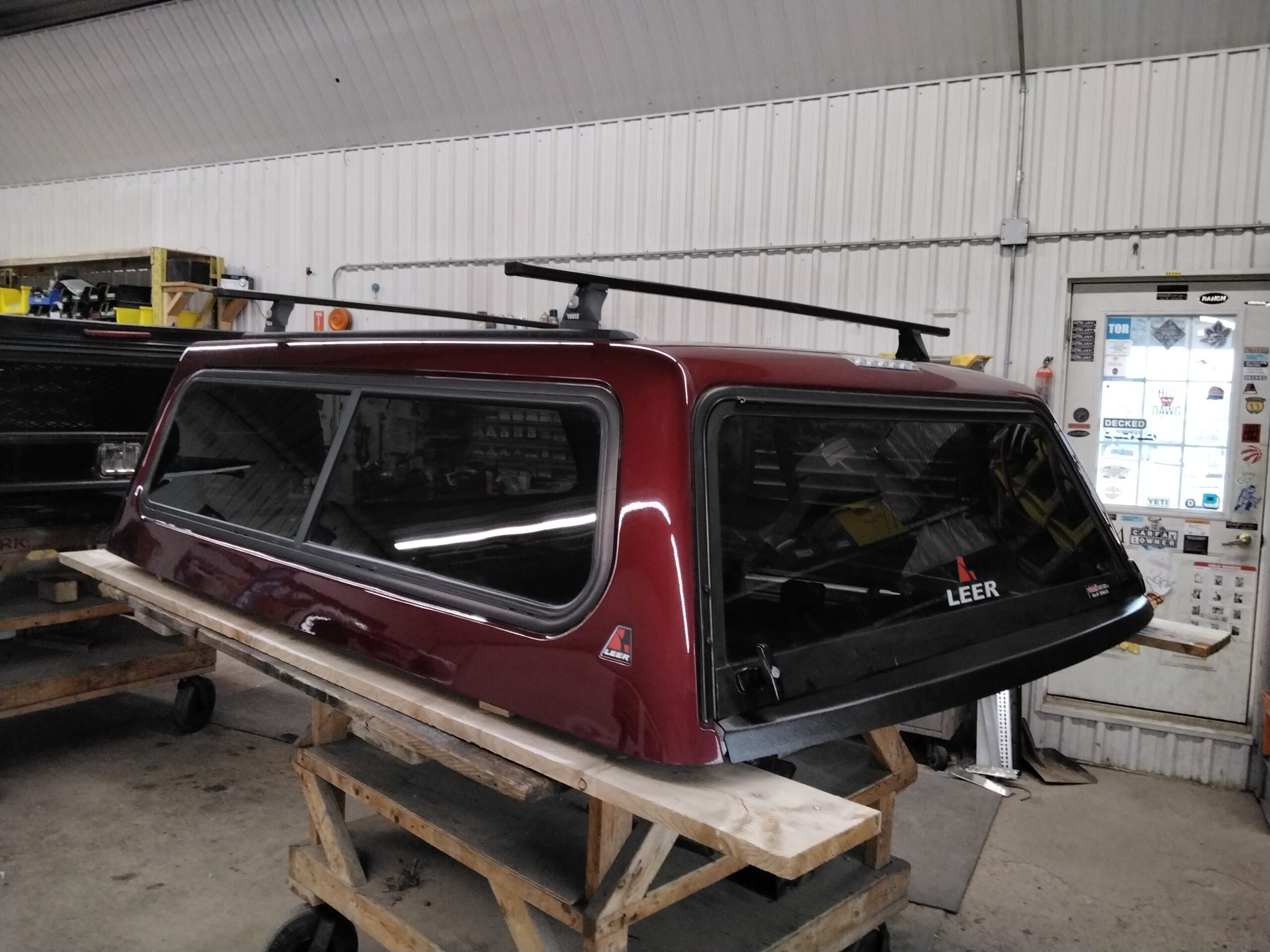 Dodge Ram 6’4 PRV Red Velvet Tri-coat Leer100R Truck Cap