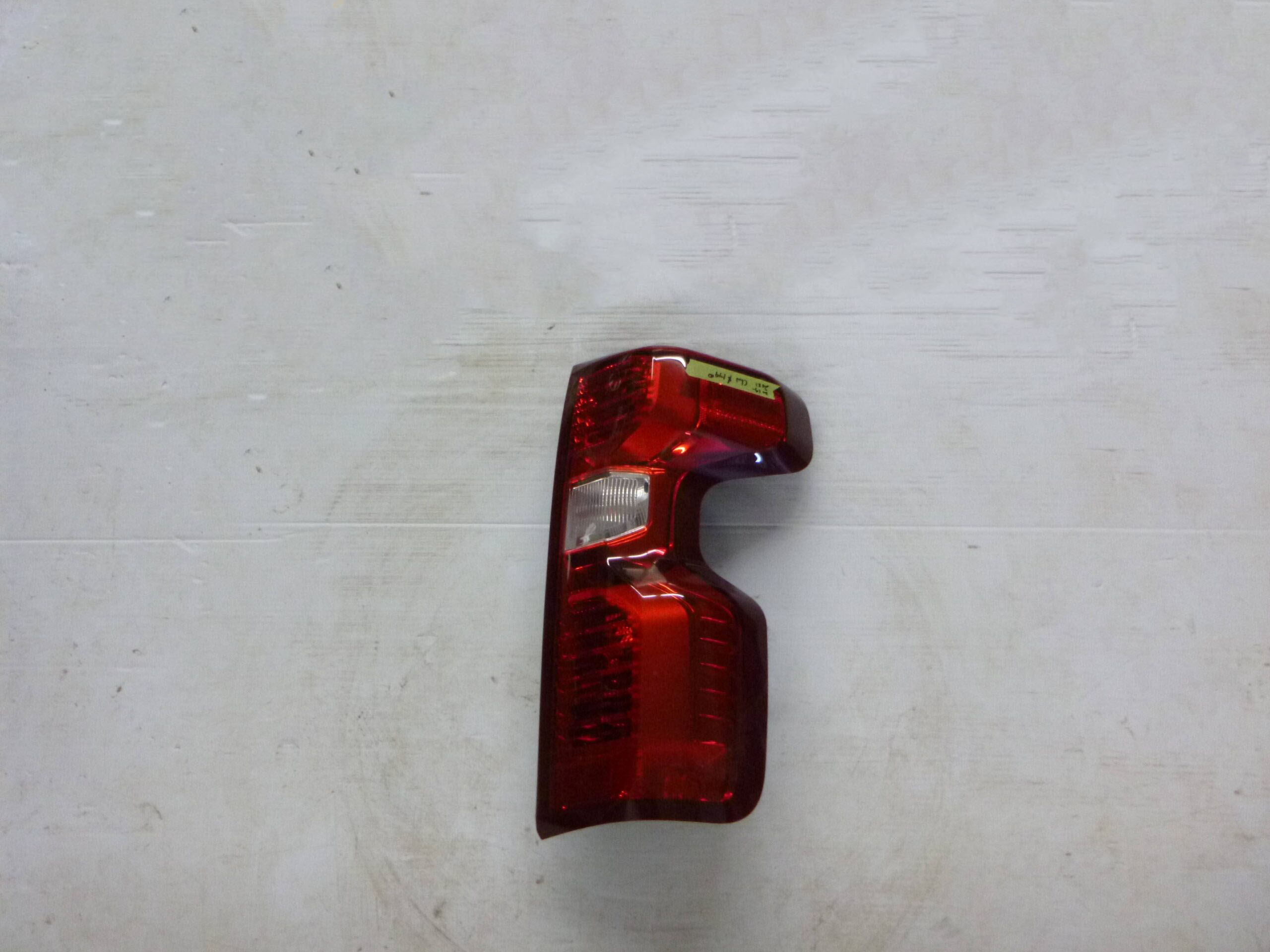2020 – 2023 Chevrolet Silverado HD Passenger Side tail light