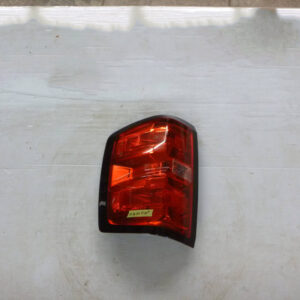 2014-2018-chevrolet-silverado-1500-2500-3500-hd-driver-side-tail-light