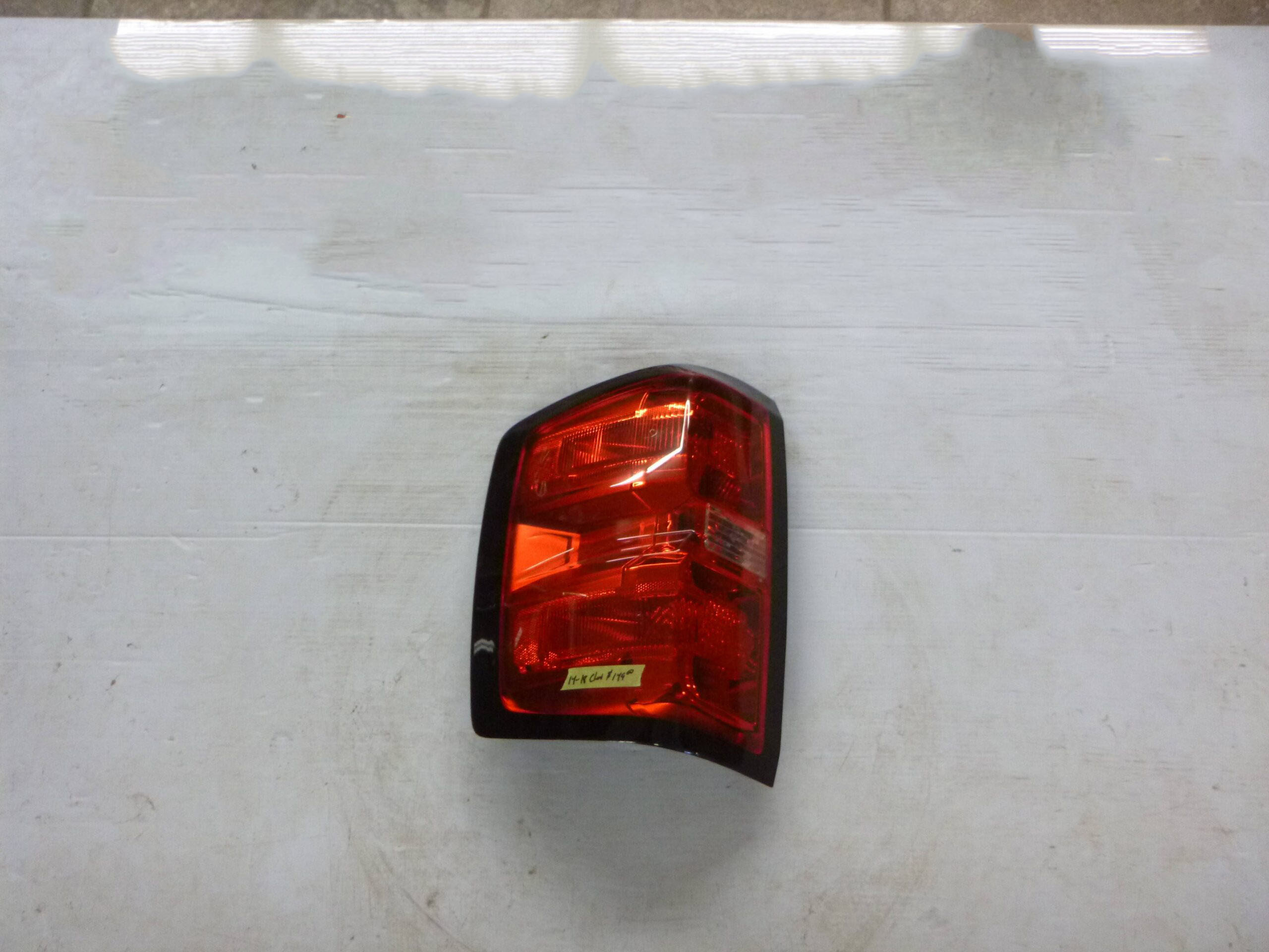 2014-2018 Chevrolet Silverado 1500 & 2500/3500 HD Driver Side tail light